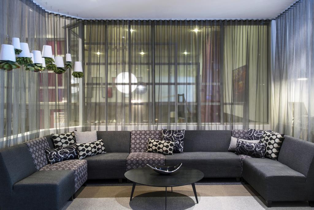 Mantra On The Park Aparthotel Melbourne Exterior photo