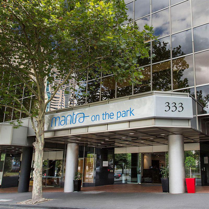 Mantra On The Park Aparthotel Melbourne Exterior photo